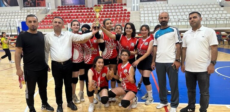 VOLEYBOL B KIZLAR 1