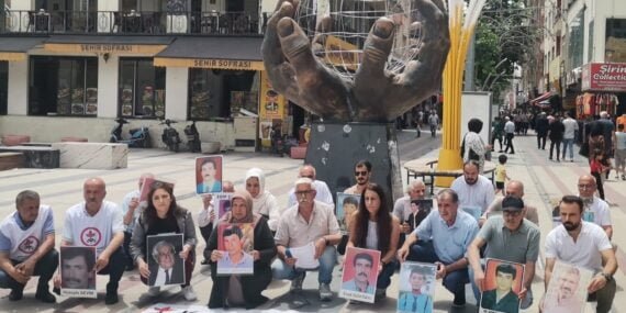 Kayıp yakınları 583. haftada bir araya geldi