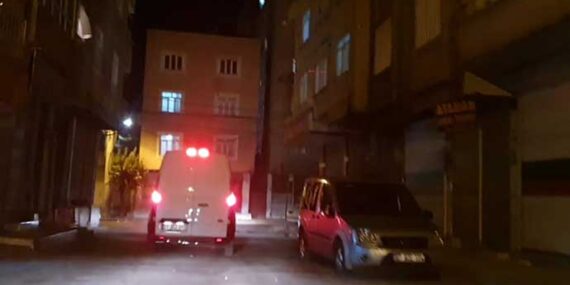 15 ve 19 yaşındaki iki kişi silahlı kavgada yaralandı