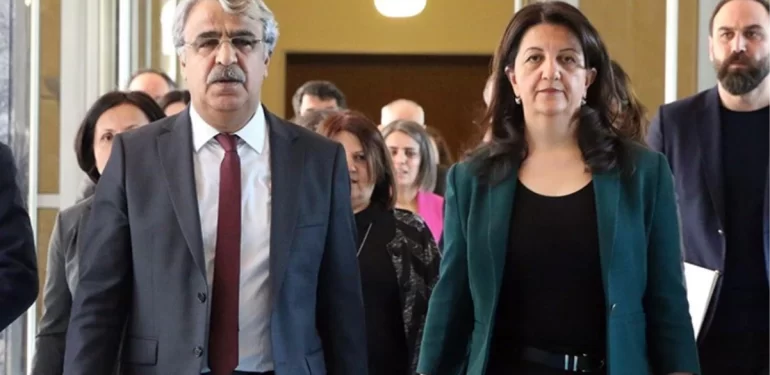 pervin-buldan-ve-mithat-sancar-hdp-de-es-genel-15996158_5677_amp