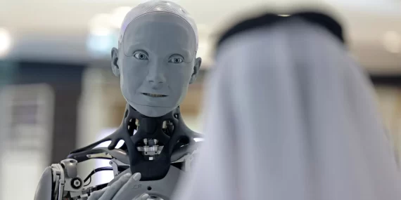 Dünyanın ilk ‘nefes alan, terleyen ve titreyen’ robotu icat edildi