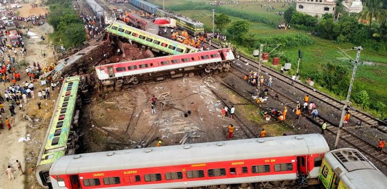 skynews-india-train-crash_6176644