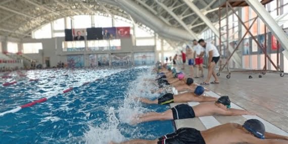 Kursiyerler, ‘’Yüzme Bilmeyen Kalmasın’’ projesinden şikayetçi