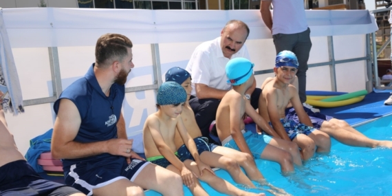 Batman’da ücretsiz yüzme dersi verilen havuzlar kuruldu