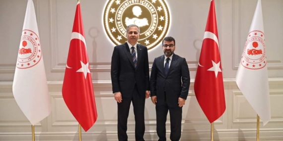 AK Parti İl Başkanı Akif Gür, İçişleri Bakanı Ali Yerlikaya’ya ziyaret de bulundu.