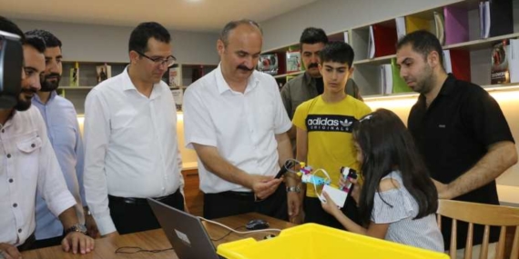 Batman Valisi ve Belediye Başkan Vekili Ekrem Canalp, TÜGVA tarafından hazırlanan ‘Gençlerle Buluşma’ programına katıldı