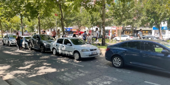 Batman’da yayaya yol verme kibarlığı zincirleme kazaya neden oldu