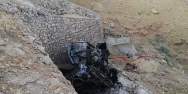 aa-20230710-31637075-31637073-batmanda-sarampole-devrilip-yanan-bugday-yuklu-kamyondaki-4-kisi-oldu-2-kisi-yaralandi