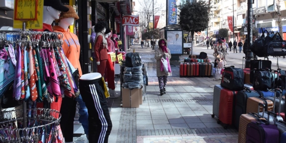 ‘Her ay 9 bin 700 kepenk kapanıyor’