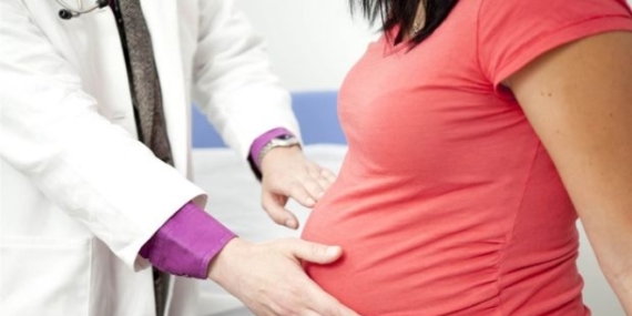 İtalya’da taşıyıcı annelik ‘evrensel suç’ sayılacak