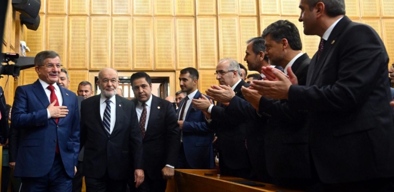 karamollaoğlu ve davutoğlu