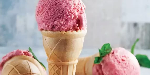 İşte pratik çilekli dondurma tarifi