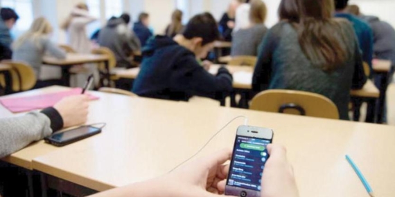 Ortaokul ve liselerde cep telefonu kullanımı yasaklanıyor