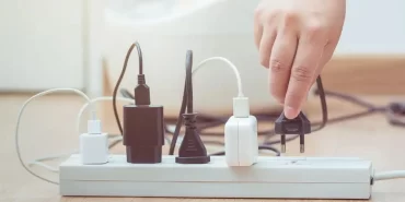 prizde-sarj-aleti-birakmak-elektrik-harcar-mi-1