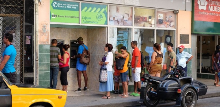 ATM-kullanimina-yasak-geldi-nakit-islemler-sinirlandirildi