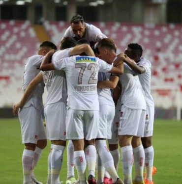 Sivasspor Yunus Emre Konak Görsel 3