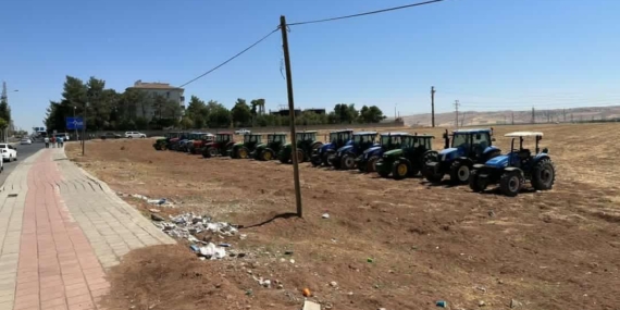 Batmanlı çiftçiler TMO önünde bugün de eylemdeydi