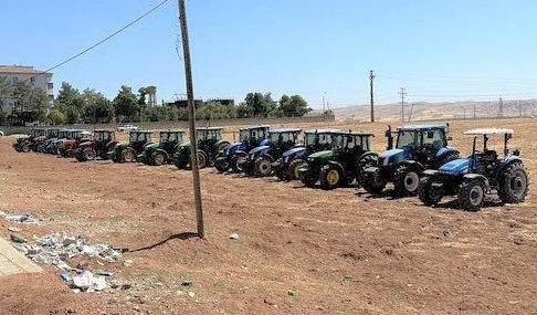 Batmanlı çiftçilerden TMO önünde traktörlü eylem