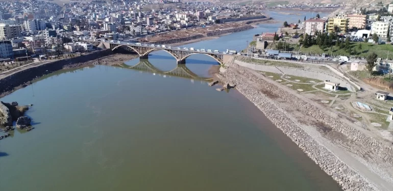 dicle-nehri-etrafindaki-calisma-tamamlandi-10437705_amp