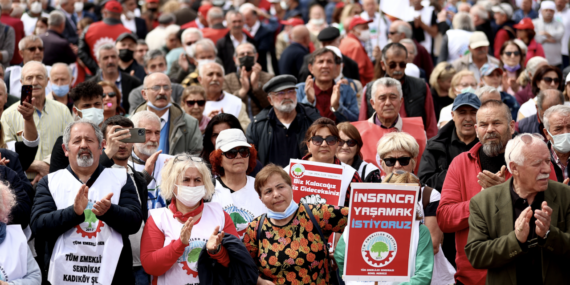 Bazı sigortalılar için emeklilik yaşı 65’e yükseldi! O tarihten itibaren çalışmaya başlayanlar dikkat