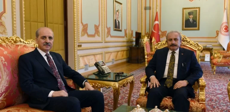 kulislerde-konusulanlar-akpde-numan-kurtulmus-ve-mustafa-sentop-karsi-karsiya-geldi-kkuU