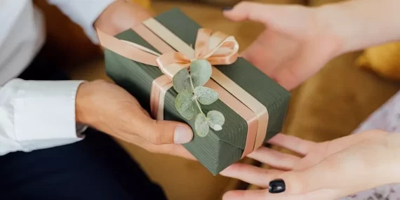 O ülkede evlenmek zorlaşınca düğün adetleri değiştirildi O ülkede evlenmek zorlaşınca düğün adetleri değiştirildi