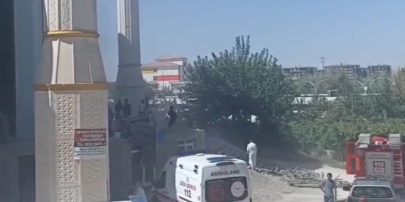 Batman’da cami iskelesi çöktü: 3 yaralı