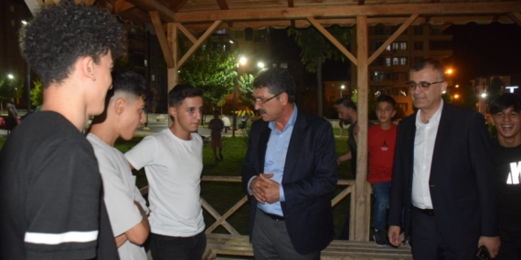 Batman Milletvekili Ferhat Nasıroğlu Çamlıtepe Mahallesi sakinleriyle bir araya geldi
