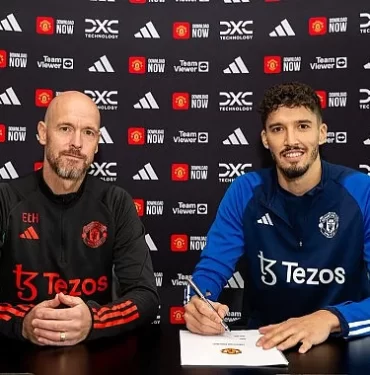 altay-bayindir-resmen-manchester-united-ta-218-webp