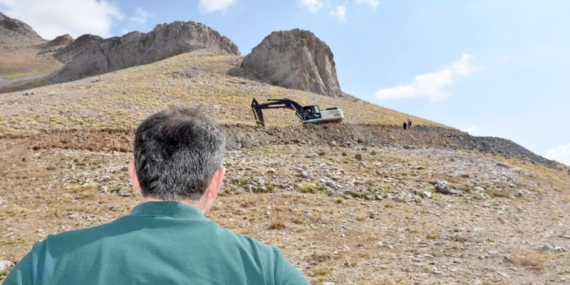 Mereto dağına yol yapılıyor