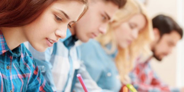 öğrenciler üniveriste