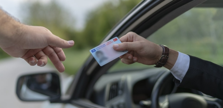 surucu-belgesi-nasil-alinir-min938bec18-fcc8-4369-9d54-1876c6c24b2e