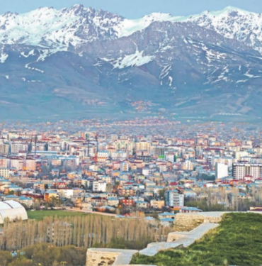 van-DUj7_cover