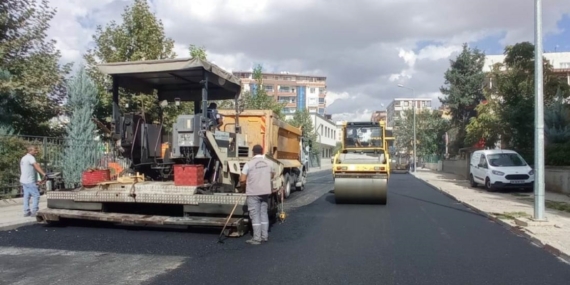 Bahçelievler ve şafak mahallelerinde asfaltlama çalışmaları devam ediyor