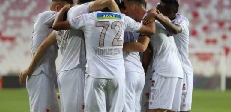 Sivasspor Yunus Emre Konak Görsel 3 (1)