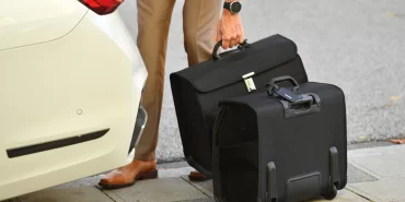 ucakla-seyahatte-yeni-donem-bagaji-evden-teslim-alacaklar-um6l