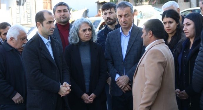 690x390cc-btm-21-11-2023-bdp-es-baskanlar-sel-ziyaret3