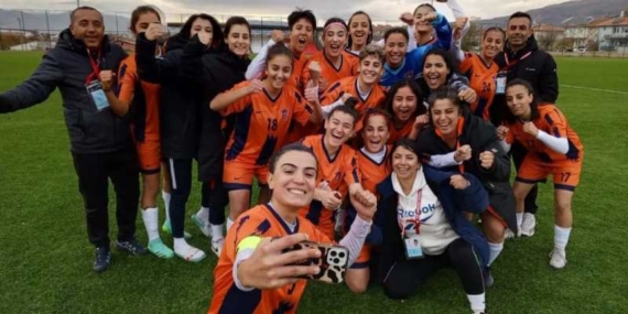 Belediyespor Kadın Futbol Takımı, adım adım şampiyonluğa gidiyor