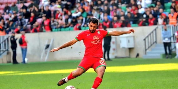 Amedspor’lu futbolcunun annesi maçta gözaltına alındı