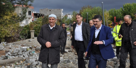 Batman Milletvekili Ferhat Nasıroğlu ve Vali Ekrem Canalp selden etkilenen bölgelerde incelemelerde bulundu