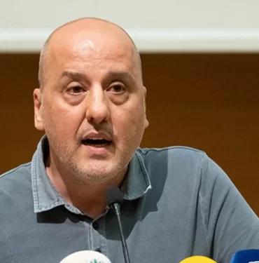 ahmet-sik-kimdir-nerelidir-meslegi-ne-hangi-gazetelerde-calisti-eAYK