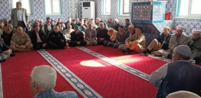 diclede_iki_aile_arasindaki_47_yillik_husumet_barisla_bitti_1699817180_6236