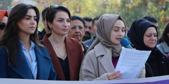 Batmalı kadınlardan ’25 Kasım’ açıklaması: Kadına yönelik şiddet politiktir