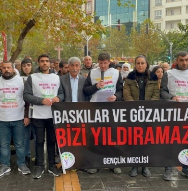 690x390cc-btm-06-12-2023-genclik-meclisi-aciklama-bildiri-dagitimi3
