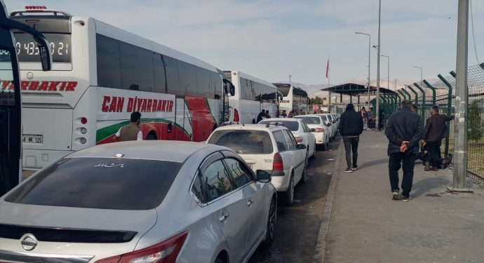 690x390cc-mrk-06-12-2023-habur-sinir-kapisi-yogunluk1