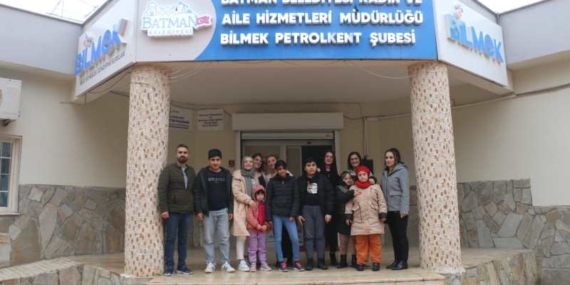 Batman Belediyesi, Petrolkent BİL-MEK şubesinde özel gereksinimli çocukları gün boyunca ağırladı.