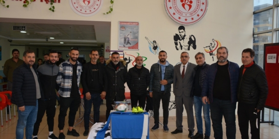 Spor kulüplerine malzeme desteği verildi