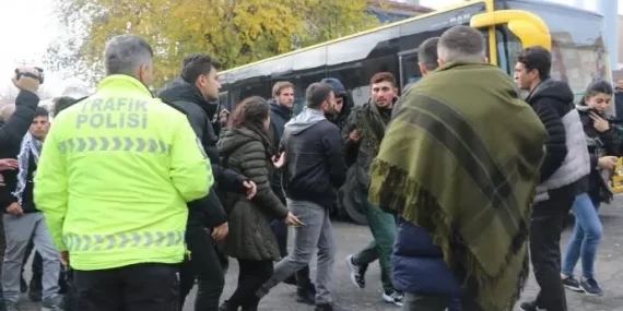 Diyarbakır’da yapılan DEM Parti Gençlik Meclisi Kongresi’yle ilgili soruşturma başlatıldı, çok sayıda kişi gözaltına alındı