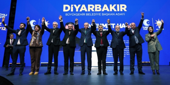 AK Parti Batman İl Başkanı Akif Gür, AK Parti Batman Belediye Başkan adayının belirlenmesinin ardından açıklama