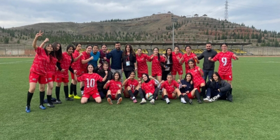 Mezopotamya Kadın Futbol takımı Siirt’ten 3-0 galip döndü